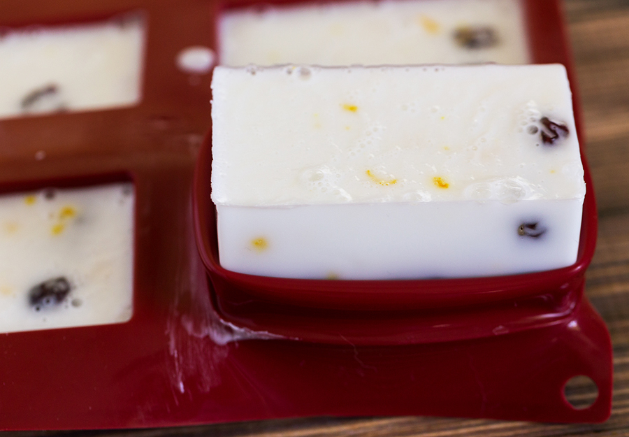 DIY-Cranberry-Soap-5