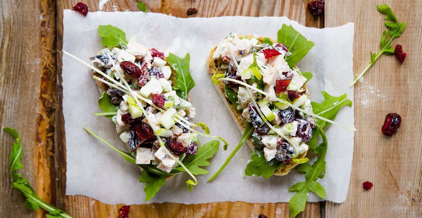 poulet-salade-restants-sandwichs-noix-protéines-lunch-recette