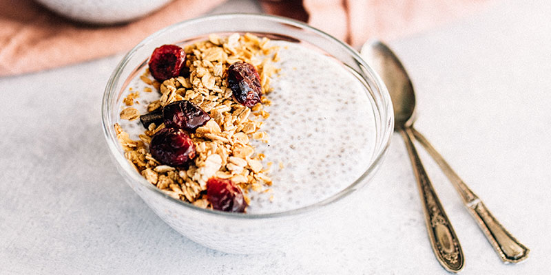 no-added-sugar-dried-cranberries-yogurt-breakfast-chia